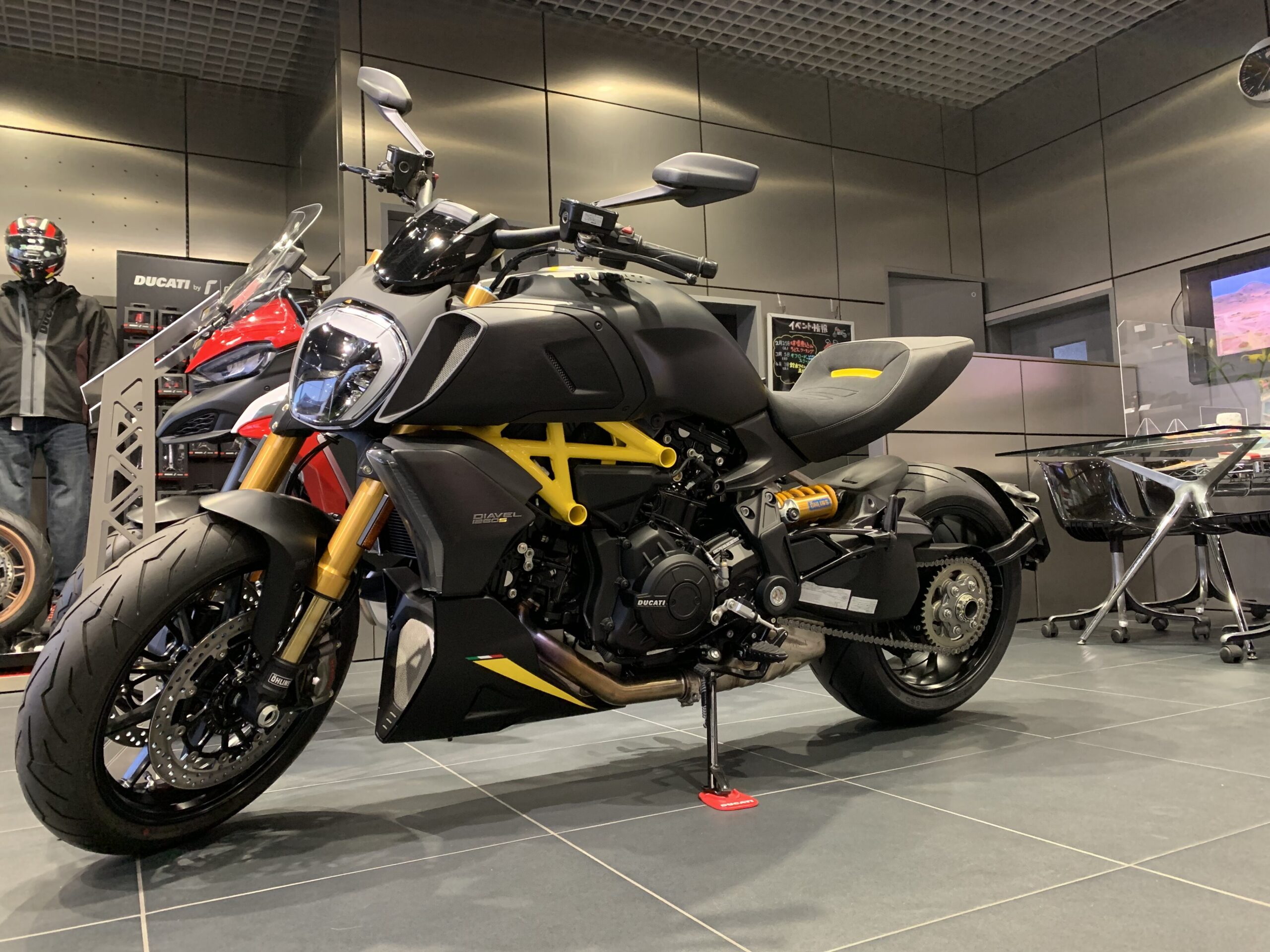 即納可】Diavel1260Sイエロー | バイクのことならDUCATI浜松へ 即納可】Diavel1260Sイエロー | バイクのことならDUCATI浜松へ