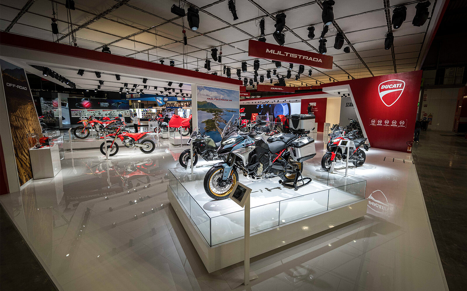 EICMA2025 ドゥカティブースではニューモデル＆カラーが沢山発表され