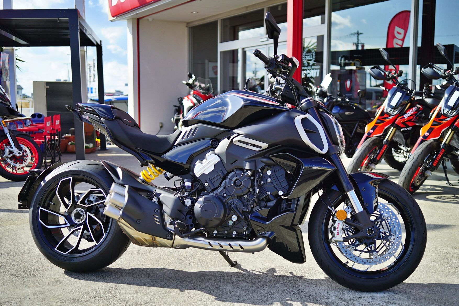 Diavel V4 Black 認定中古車【2026新春初売りキャンペーン車 Diavel V4 Black 認定中古車【2026新春初売りキャンペーン車