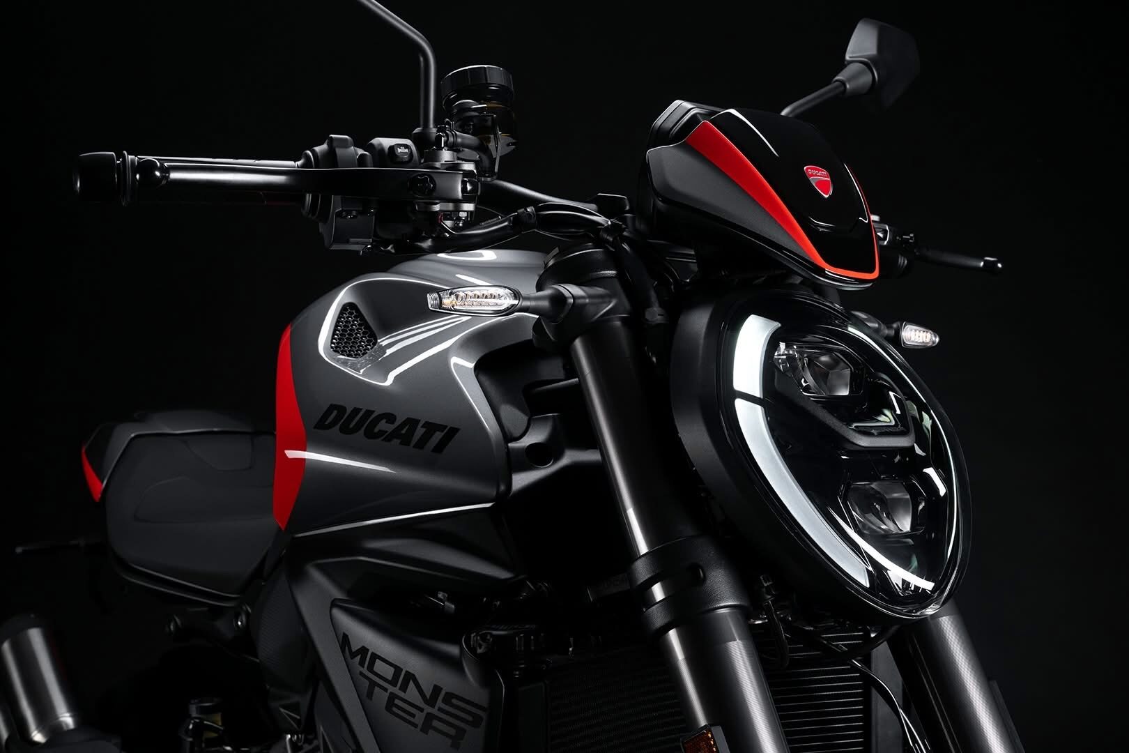 DUCATI939S日本限定カラー ドゥカティ】スーパースポーツSに日本限定のマット・チタニウム